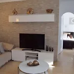 Tara *